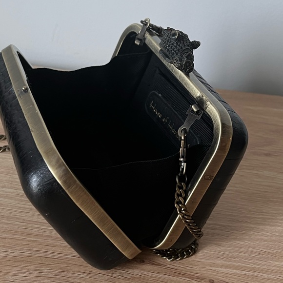 House of Harlow 1960 snakeskin hardshell clutch bag with removable chain - Picture 6 of 6